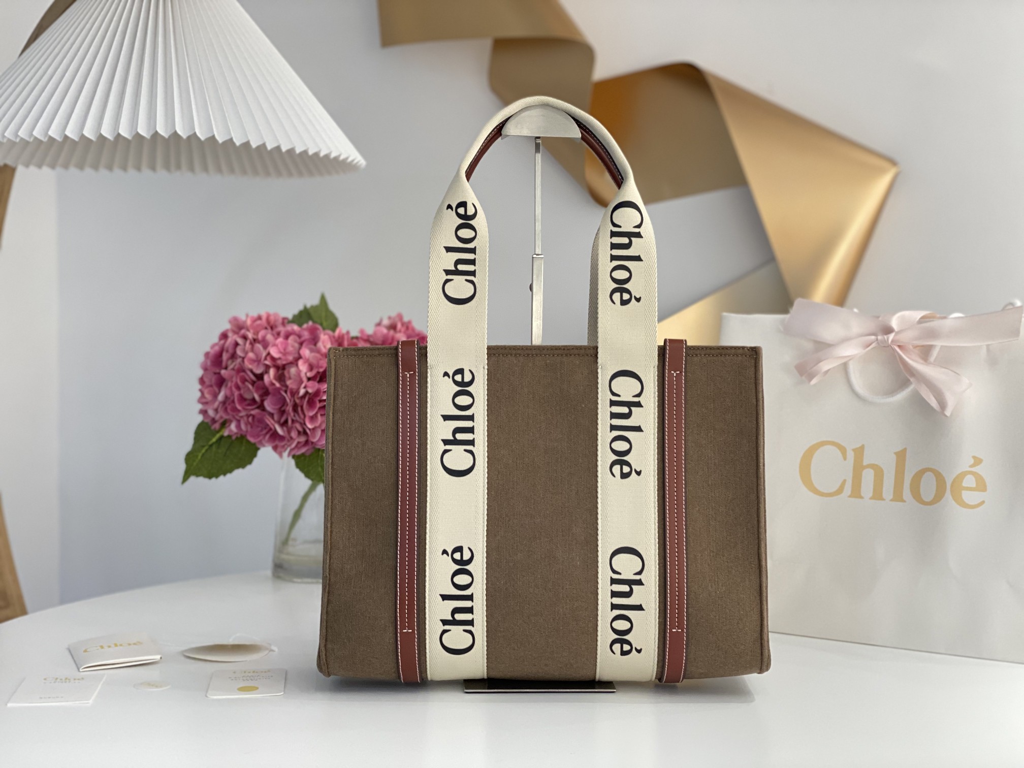 Chloe Medium Woody Tote Bag In Linen